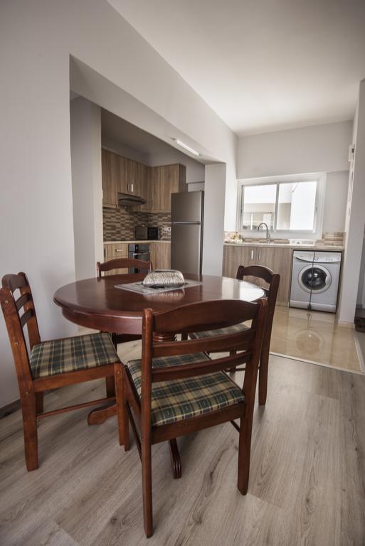 St.Helena Court Apartment Ларнака Екстериор снимка