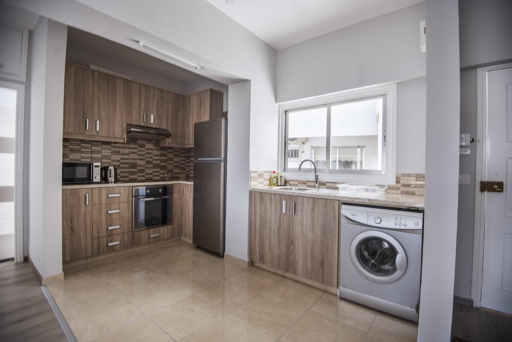St.Helena Court Apartment Ларнака Екстериор снимка